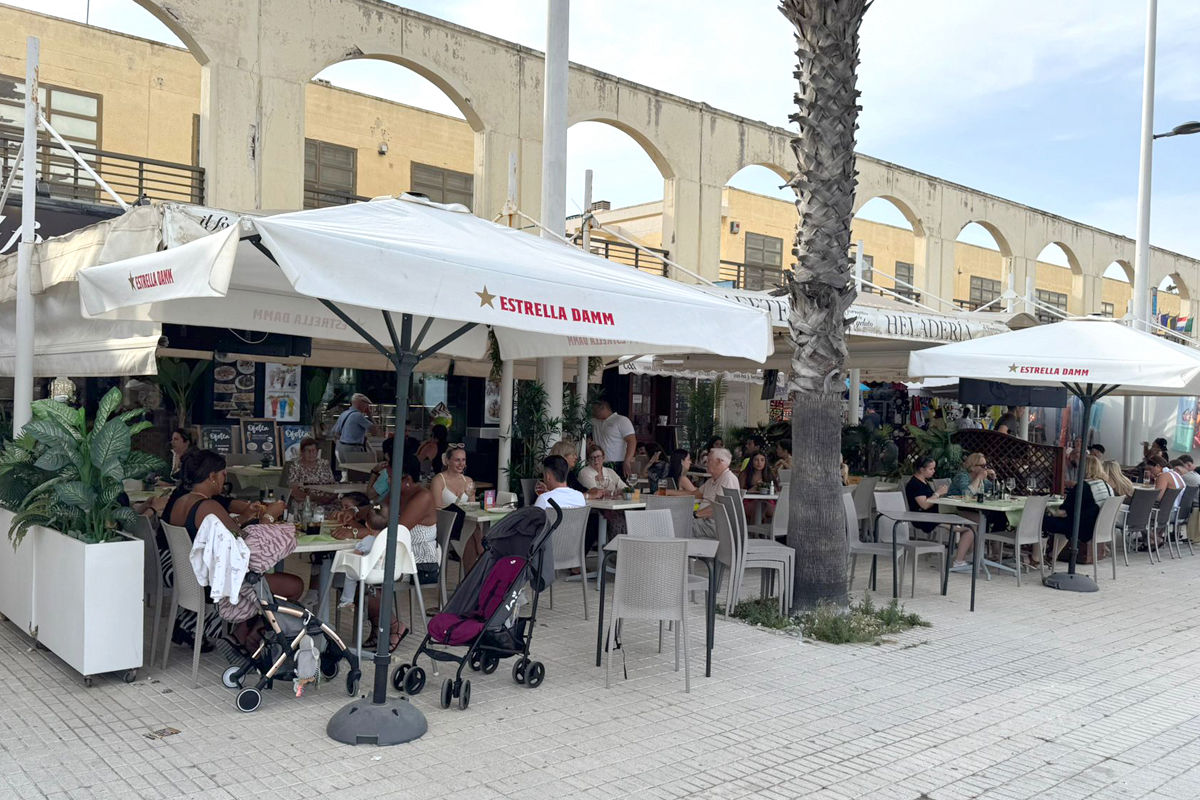 Restaurante  con Terraza, La PINEDA, Tarragona, Costa Daurada